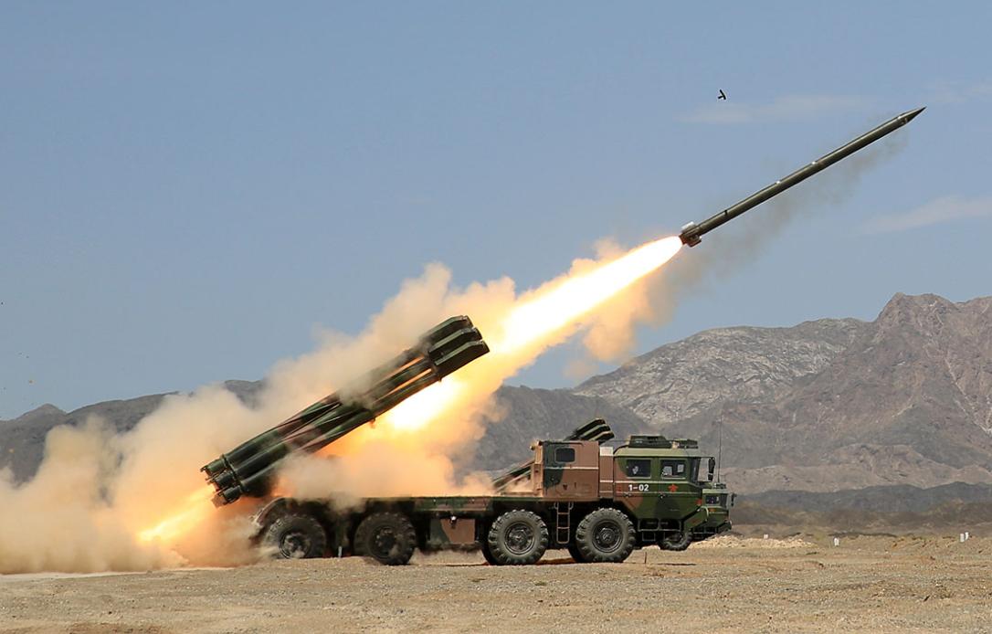 中国产远火被叛军缴获，场面很狼狈，擅长200公里内覆盖式轰炸