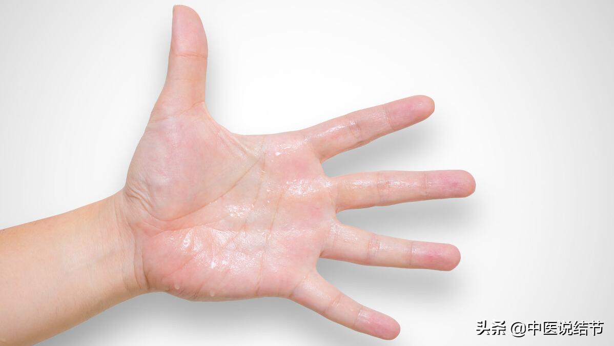 甲状腺结节表现在颈部什么地方,目前治疗甲状腺结节的最有效方法