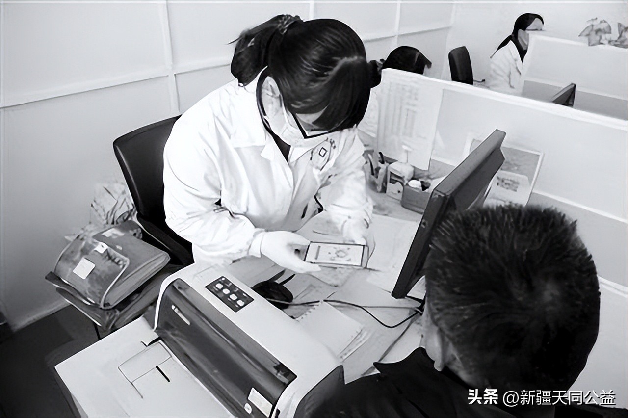 持续低烧查出艾滋病,男子发热20天被确诊艾滋病