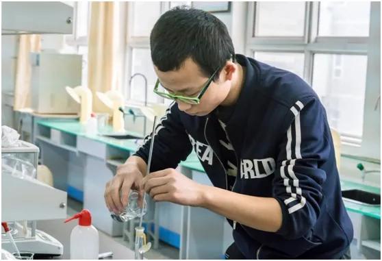 应用化工技术大专就业方向干什么,应用化工技术就业前景女生