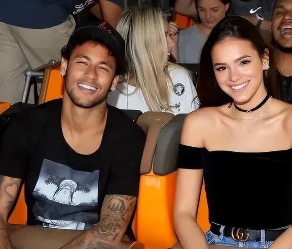 巴西被淘汰内马尔哭了视频无字幕,巴西出局内马尔哭了