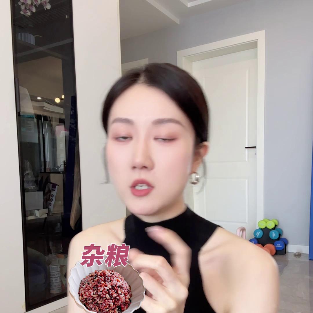 小苹果瘦腹的方法,苹果牛奶瘦腹法视频教程