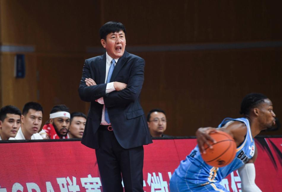 山东男篮总经理丁伟,现在丁伟还是山东男篮的主教练吗