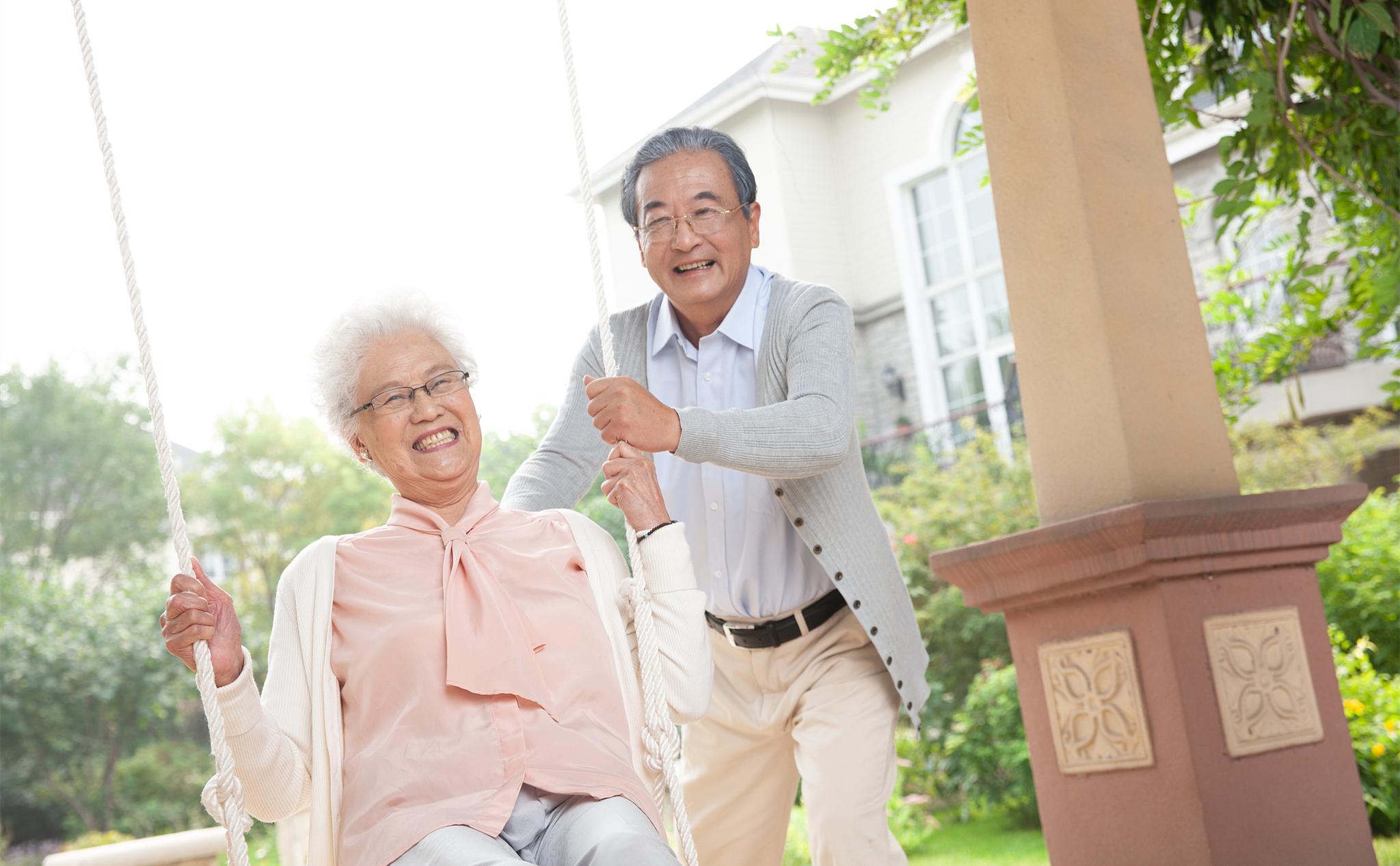 离家出走8年的堂妹突然联系我，一再强调不能把她信息透露给小叔