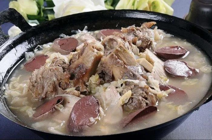 东北的杀猪菜怎样做好吃,东北的杀猪菜的视频