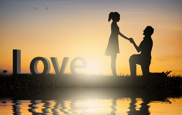 故事：婚后公婆友善丈夫宠爱，新月嫂的到来打破我幸福的假象