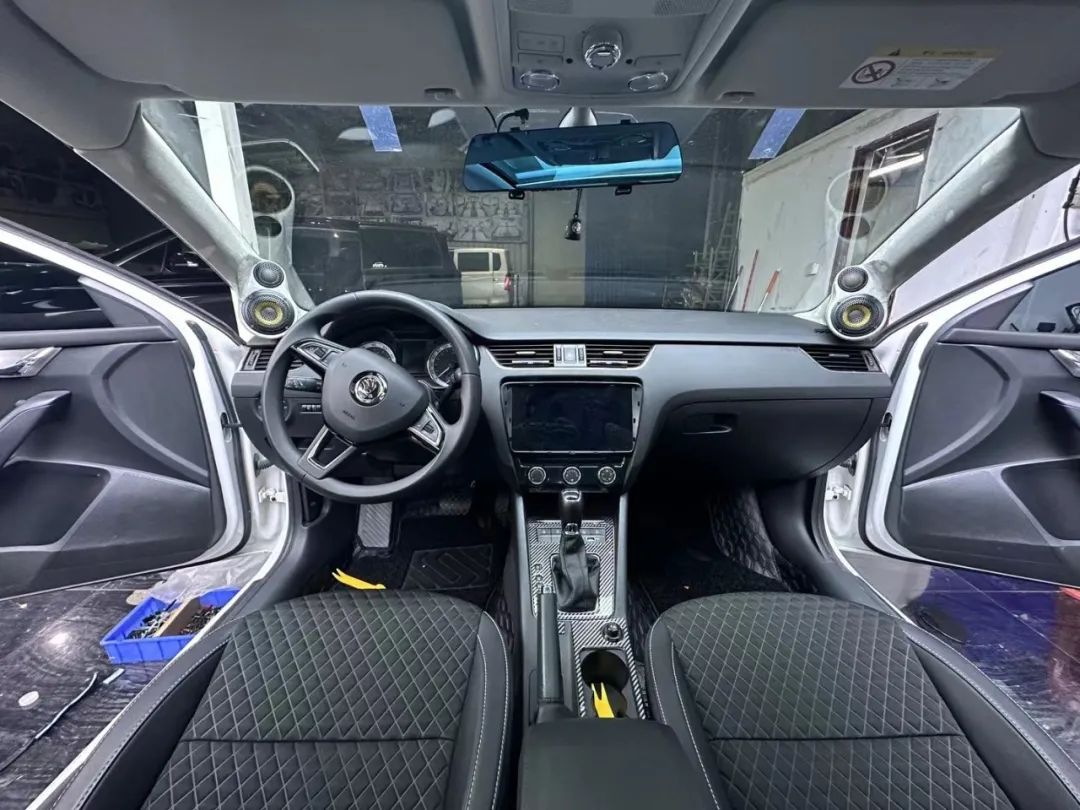 17款斯柯达明锐音响拆解,斯柯达明锐音响改装