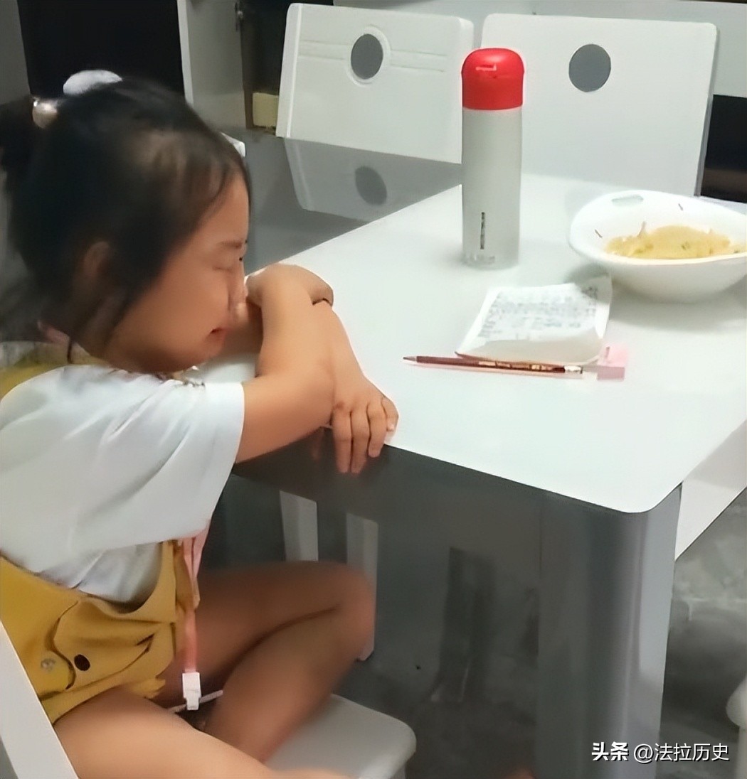 告别了“梓涵”时代，新一批“怪名”来袭！老师：别再整活了