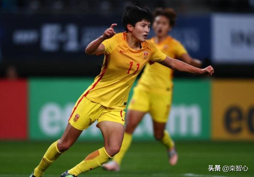 踢足球王霜,王霜吴海燕最新视频