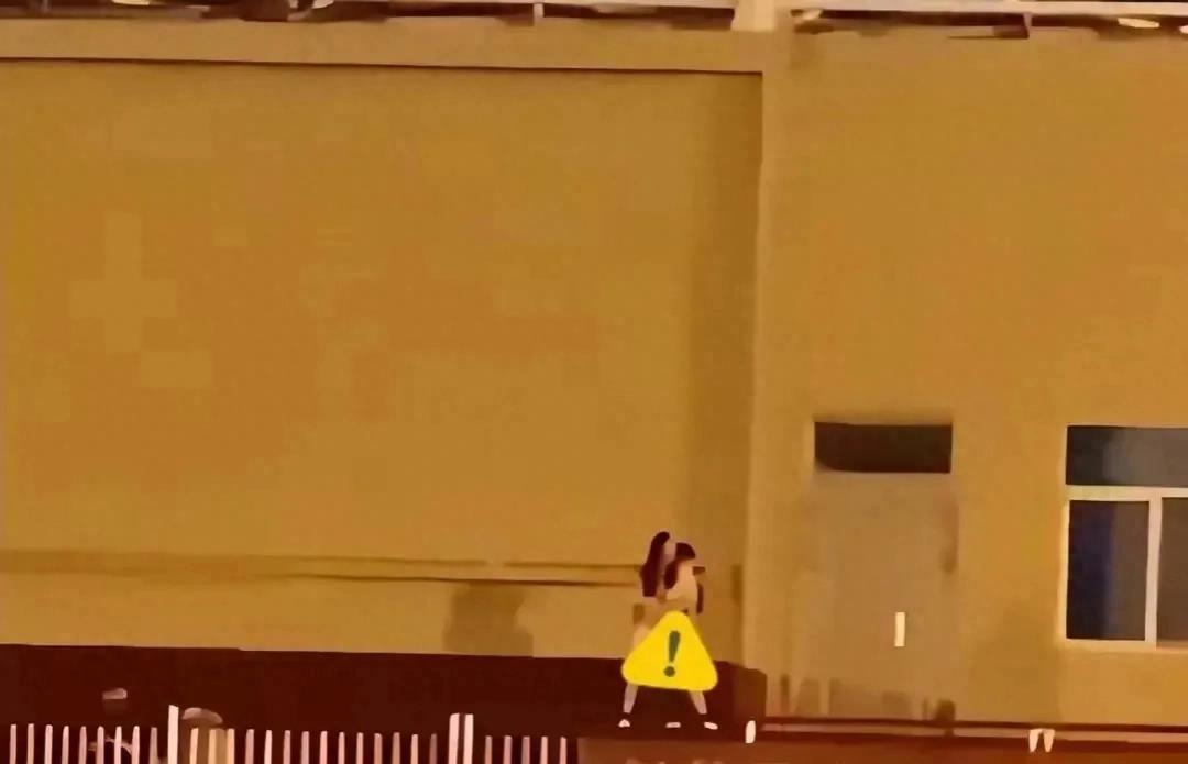 吃大瓜！西安某学院教官与女同学36秒不雅视频曝光！视频画面流出