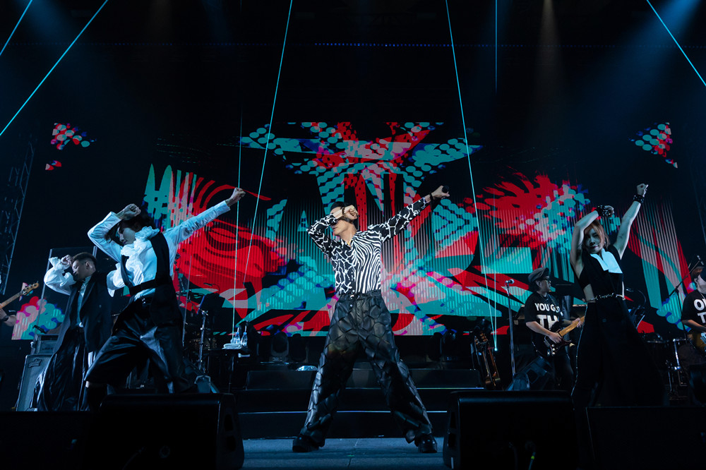 杜德伟登台,杜德伟演唱会经典场面