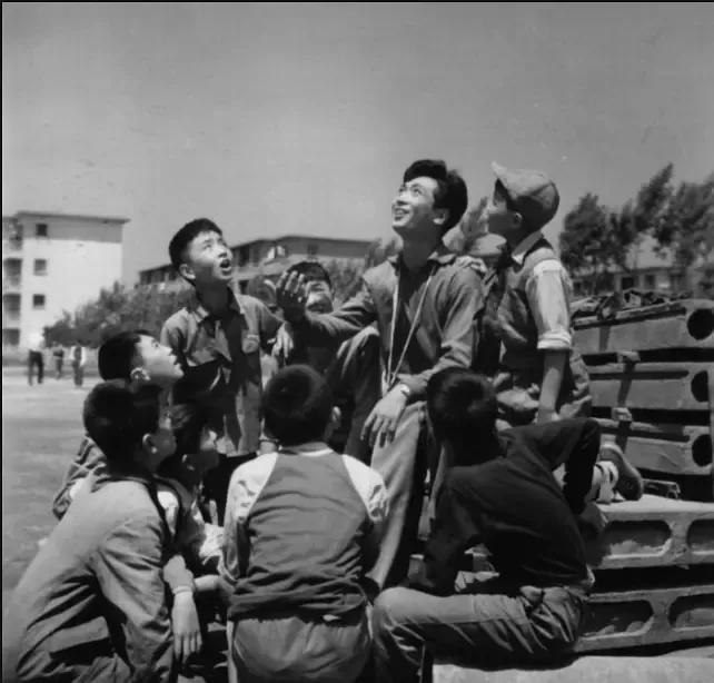 老电影海燕,老电影两个小足球队1956插曲