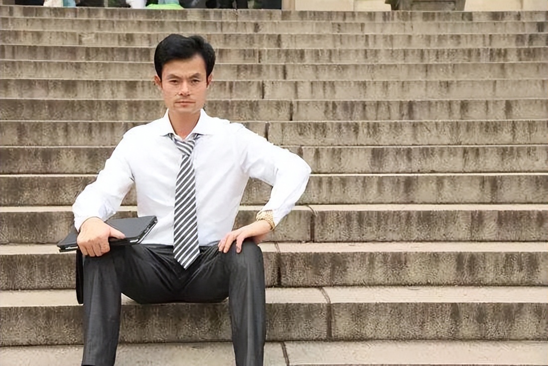 山东农民，初中学历，养过猪，却靠做期货身家10亿，凭啥？