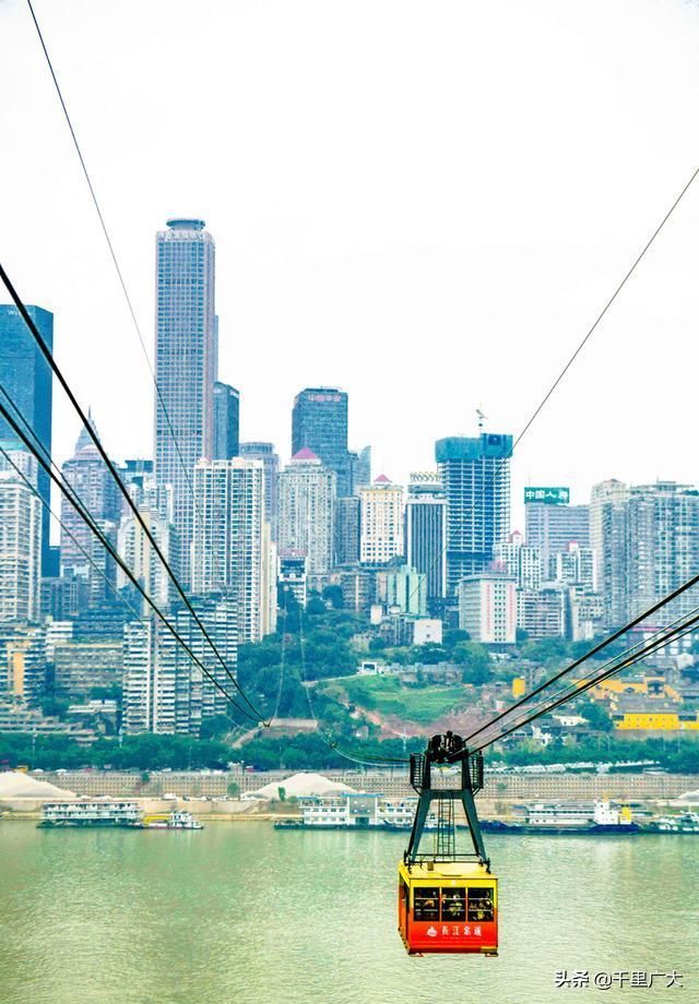 实拍重庆最特色的交通工具—长江索道