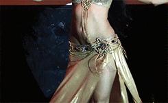 女生抠肚脐的后果,一直抠肚脐眼最后会怎么样