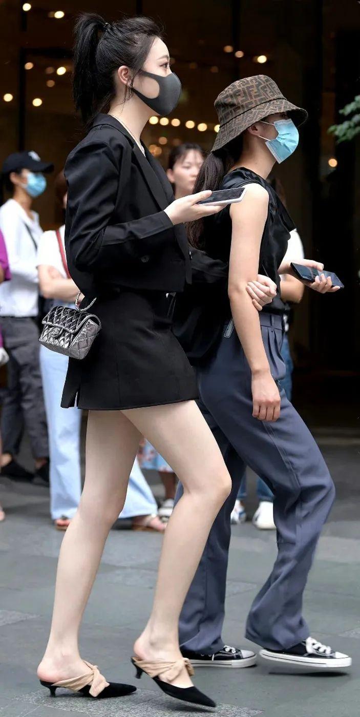 黑色修身小西装搭配女小个子,黑色修身小西装长款搭配女小个子