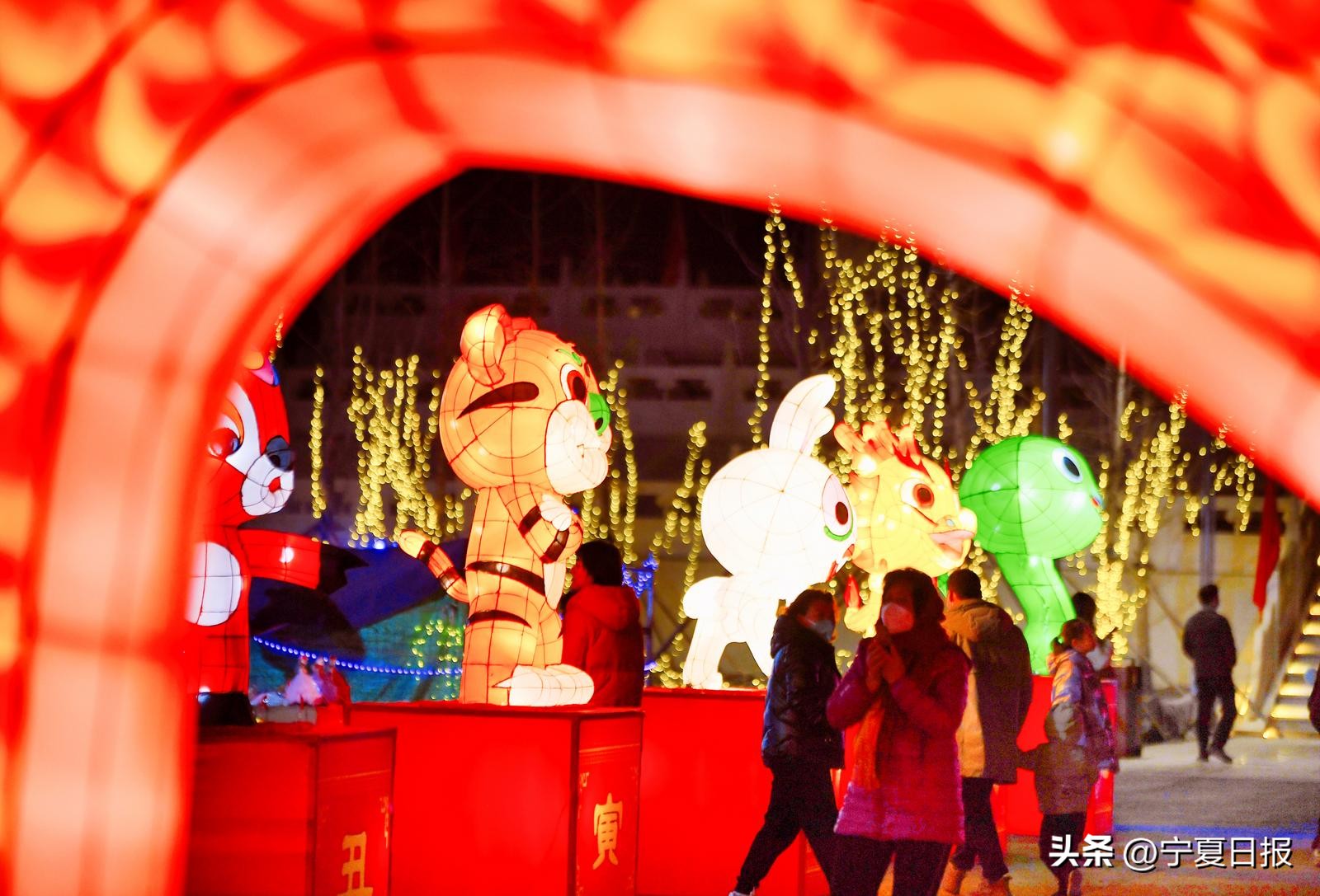 创意花灯照新年,花灯绚丽璀璨流光溢彩让人醉