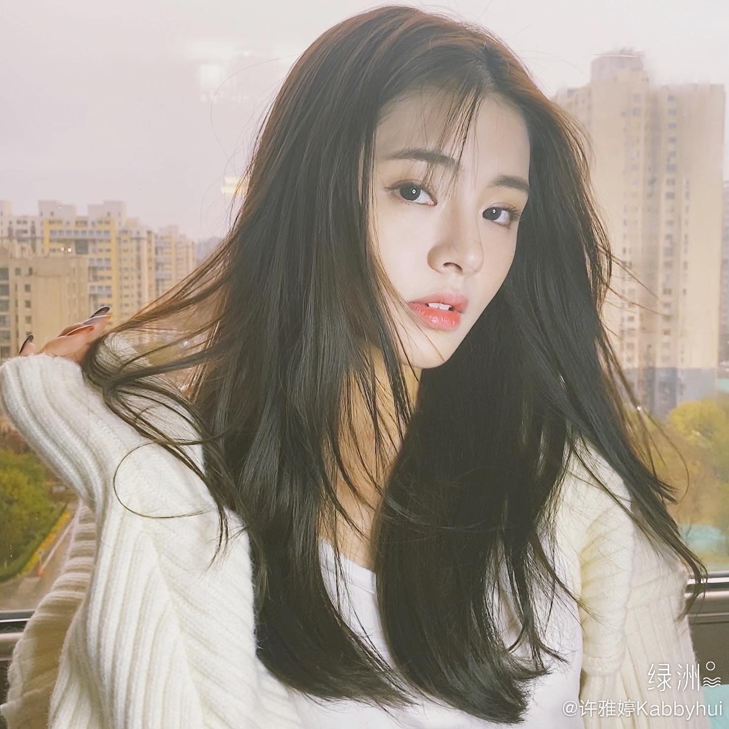 和郭富城传过绯闻，演过《美人鱼》，她还是陈钰琪版《倚天》小昭