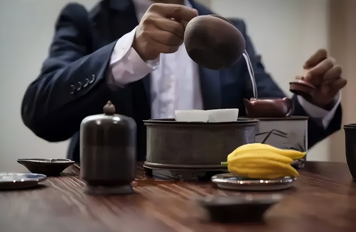 45岁河南大哥以身试茶，一喝就是15年！最终解开3个茶叶“谣言”