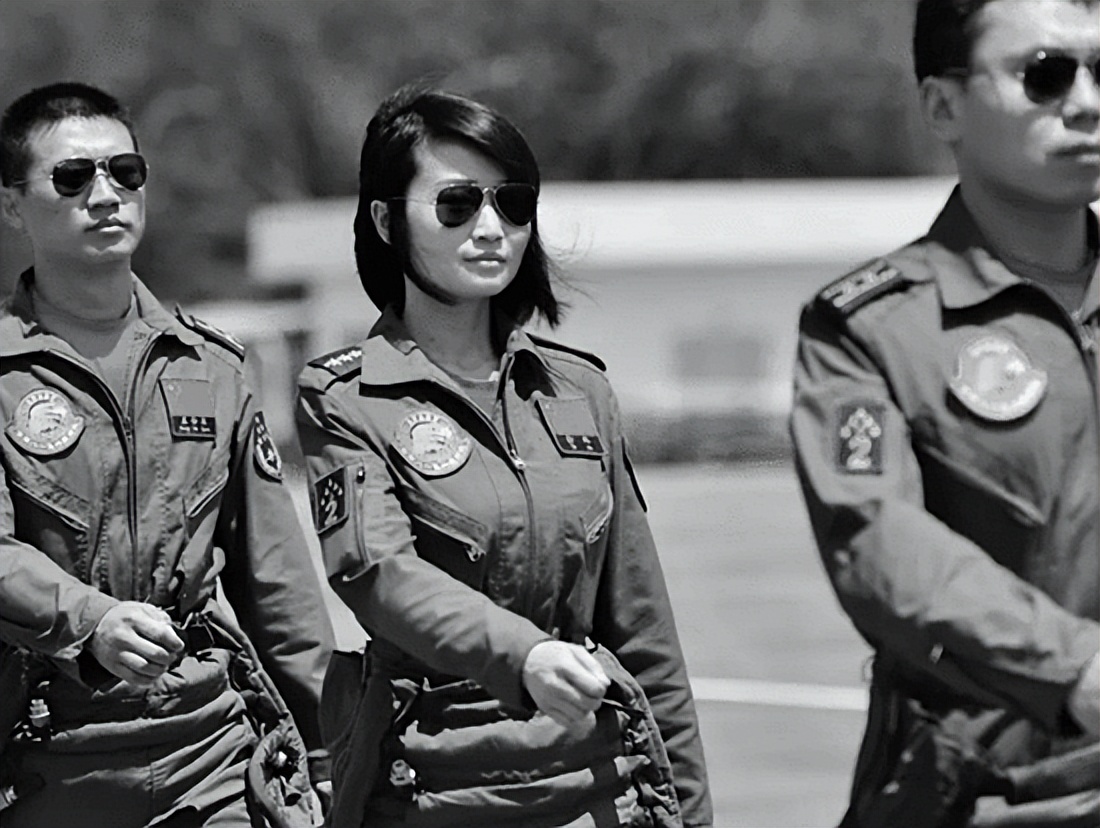 首位牺牲的歼10女飞行员,歼10首位牺牲女飞行员