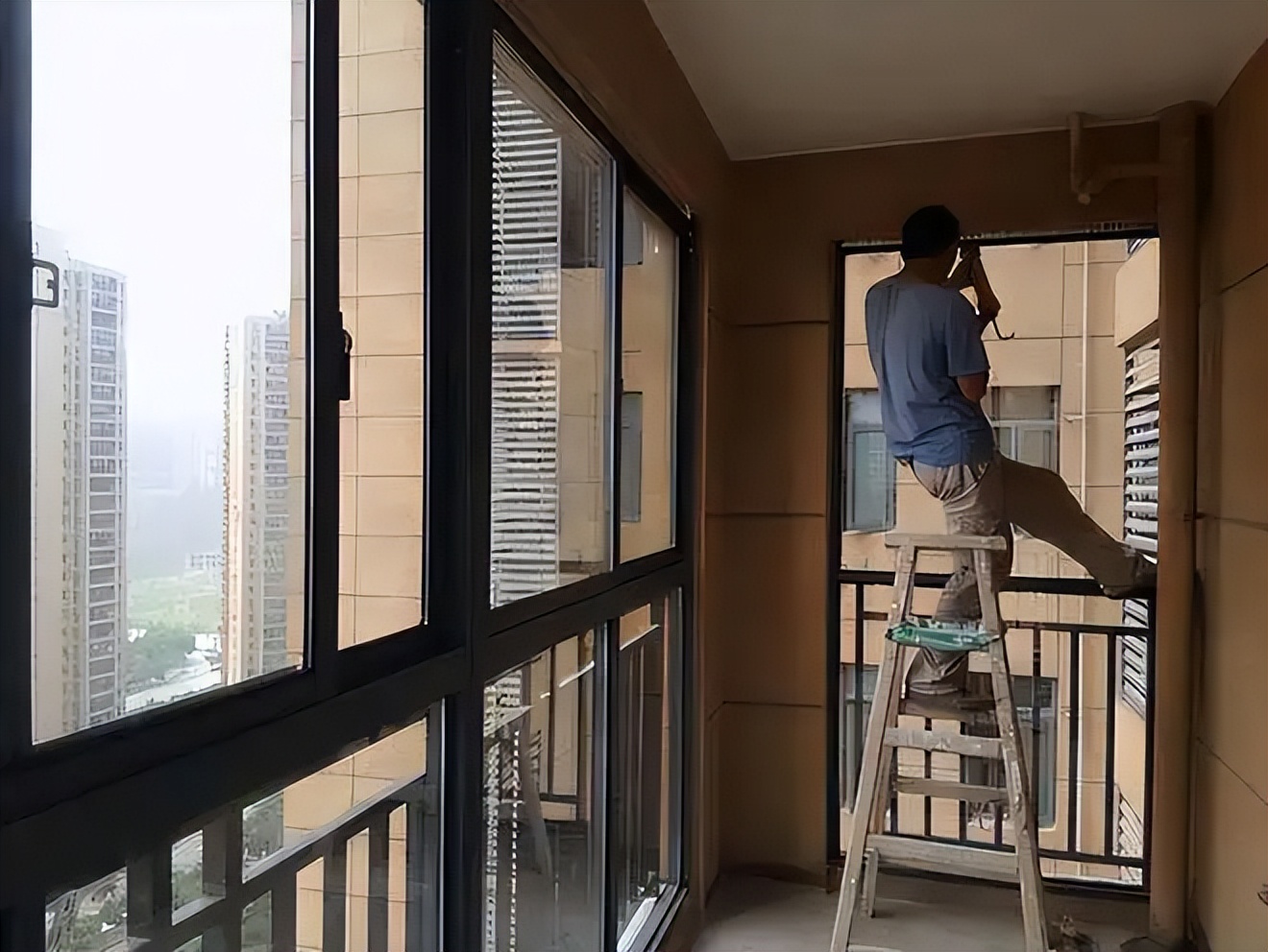 窗户渗水问题如何解决,窗户漏水渗水维修