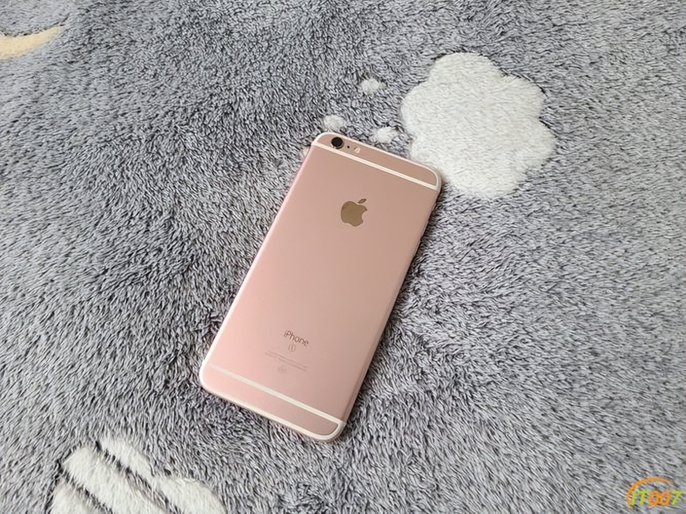 无刘海无前置摄像头的手机,苹果手机的相机设计前置摄像头