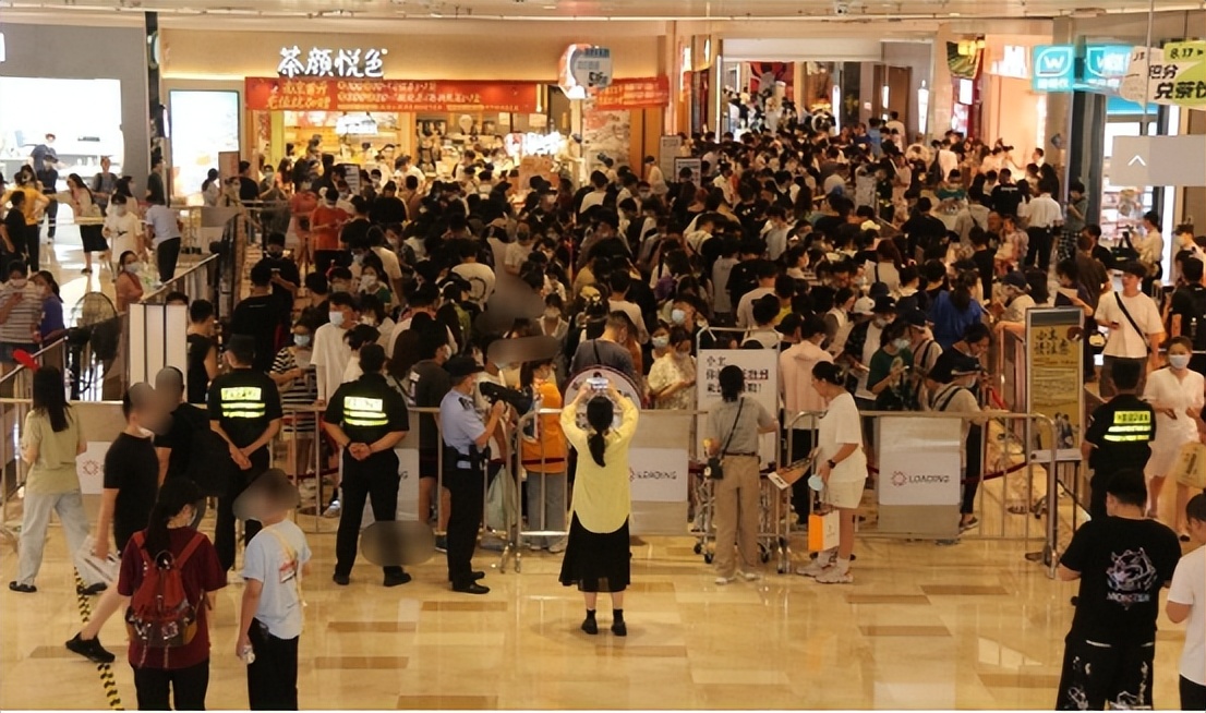 全是“演员”？揭秘茶颜悦色南京代购：一场有预谋的“虚假繁荣”