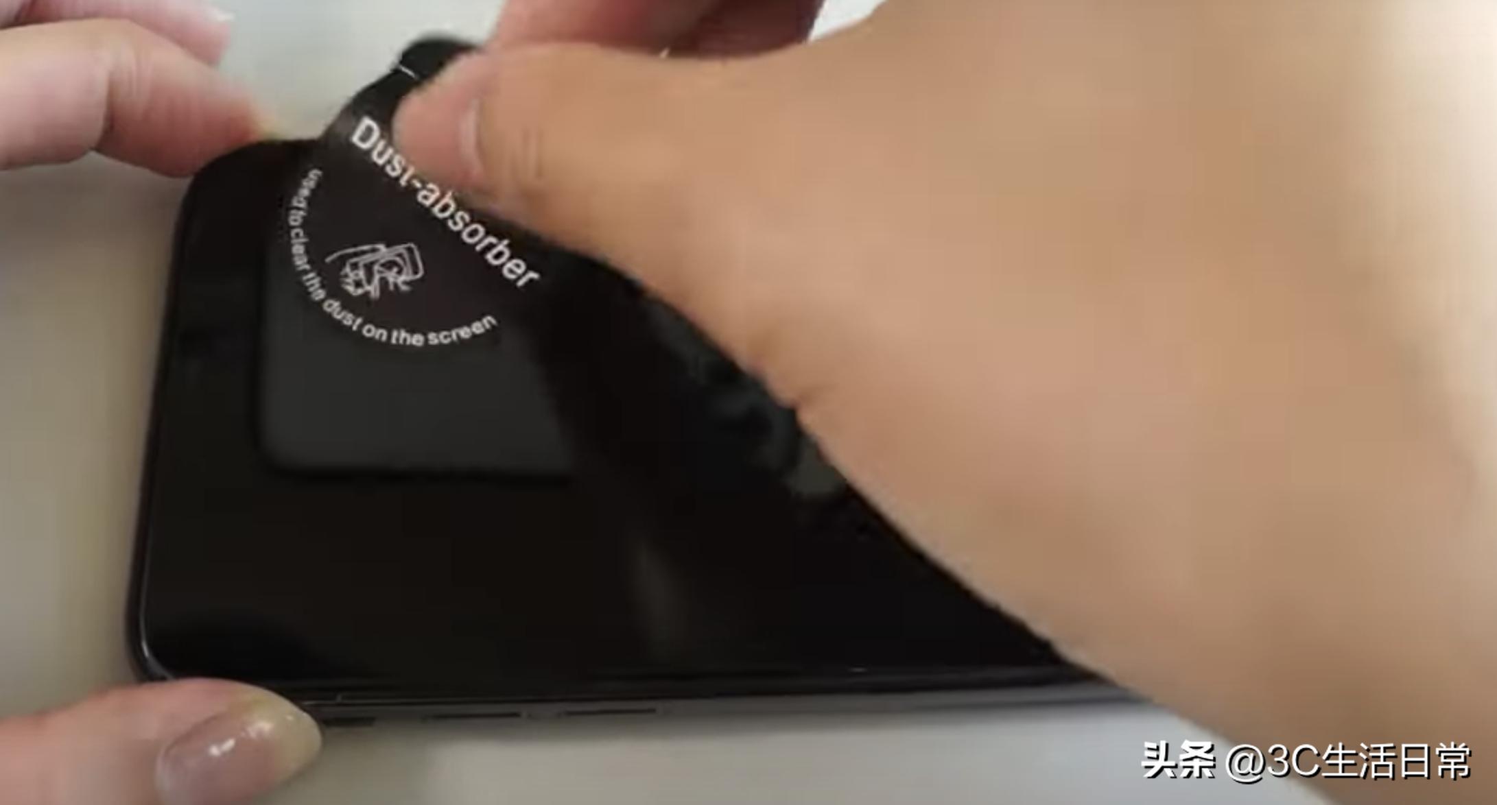 自己如何完美给iphone贴膜,苹果手机贴膜神器贴膜教程