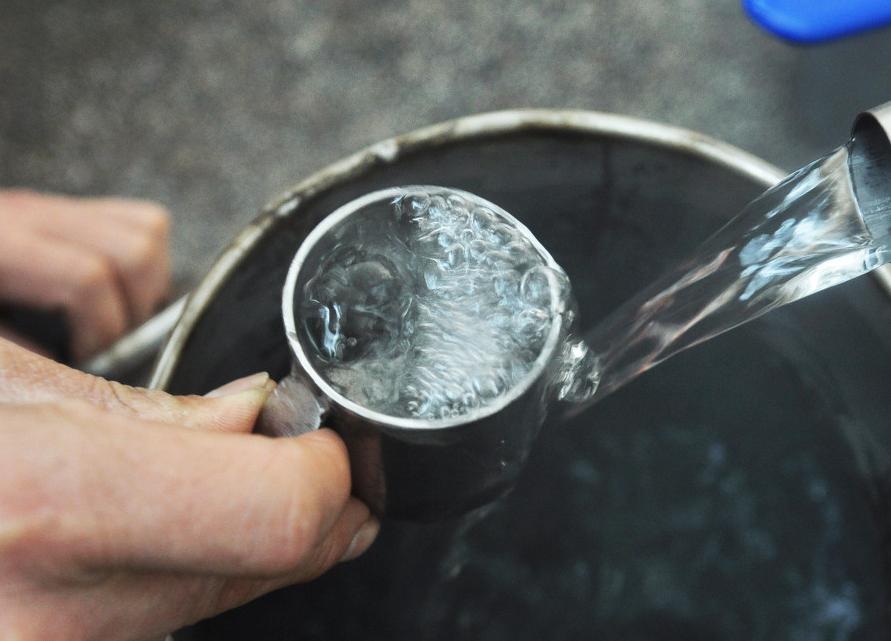 酒精勾兑白酒为什么不上头,酒精勾兑酒是不是不让叫酒了