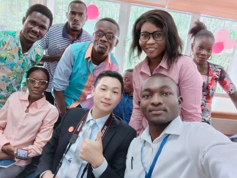 我，在非洲教汉语，这里一夫多妻制，有个学生竟是家里第37个孩子