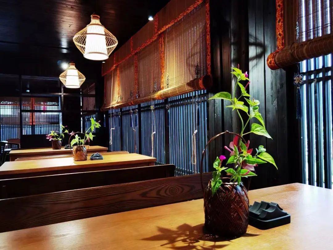 他放弃年薪千万的工作回乡创业,他辞掉几十万年薪的工作