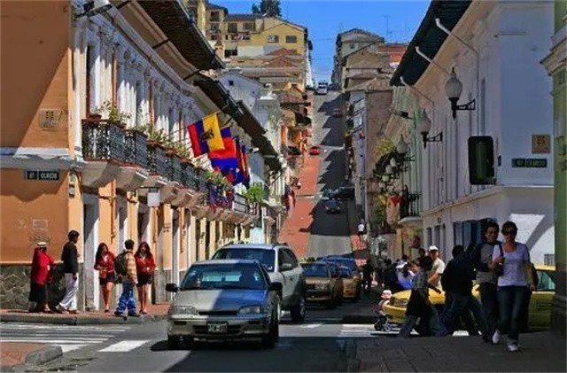 厄瓜多尔卖武器,厄瓜多尔低价购买装备