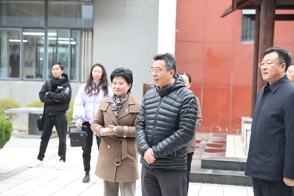 江苏省体育局局长陈少军调研指导周恩来红军小学体育工作