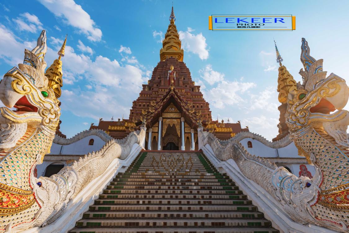 骂版纳是因为你没走出告庄玩版纳跟着小姐姐们走你才晓得味道