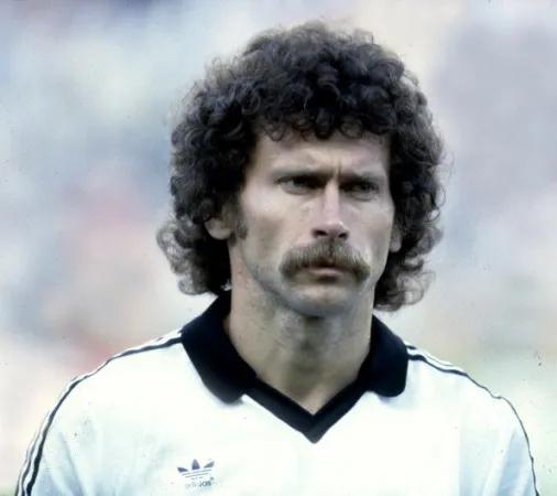 到底谁是足坛第一帅哥,谁是世界足坛第一边前卫