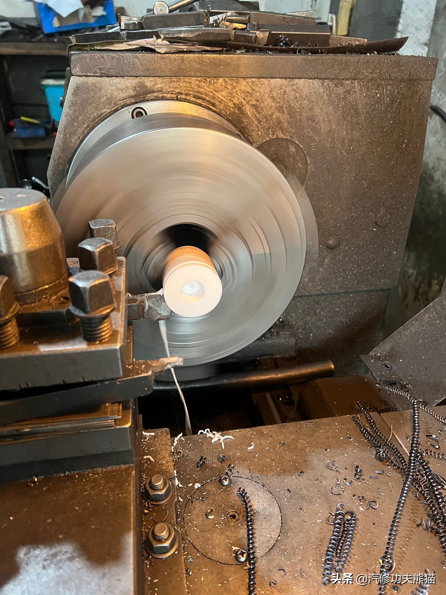 经济下行要不要换一般的车,经济下行要不要换奔驰