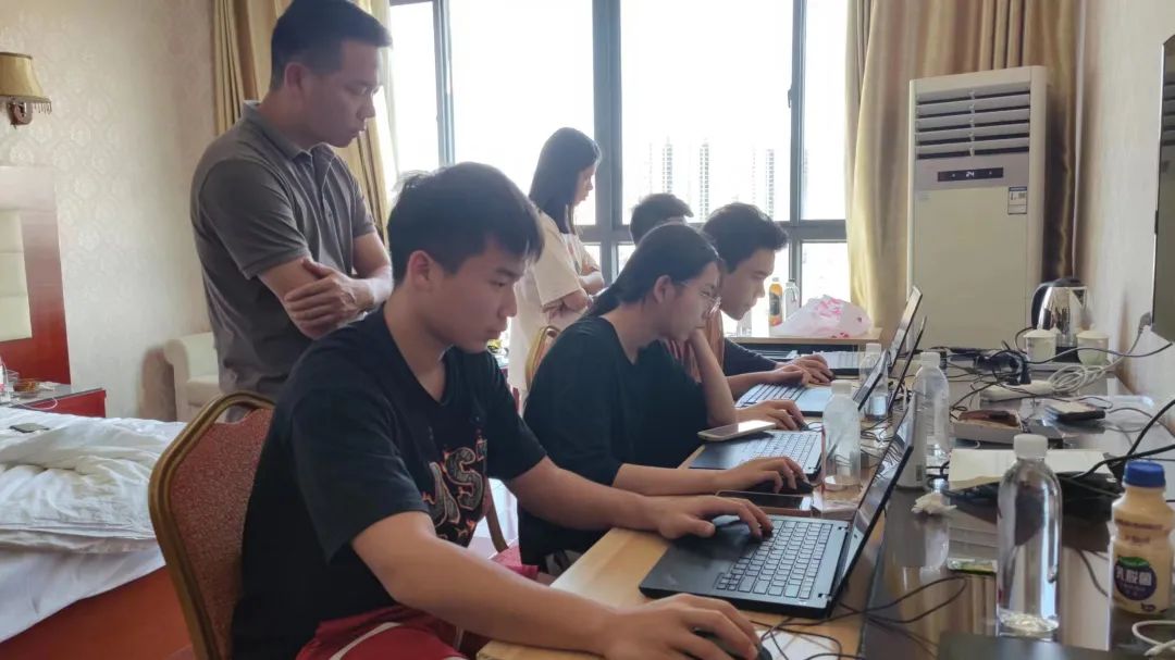 5岁小男孩拿全国冠军,深圳一男孩获冠军