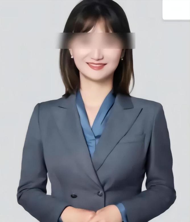 长沙霸姐唐沙沙，被扒得“*裤底**”都不剩，如今被众人唾弃不敢出门