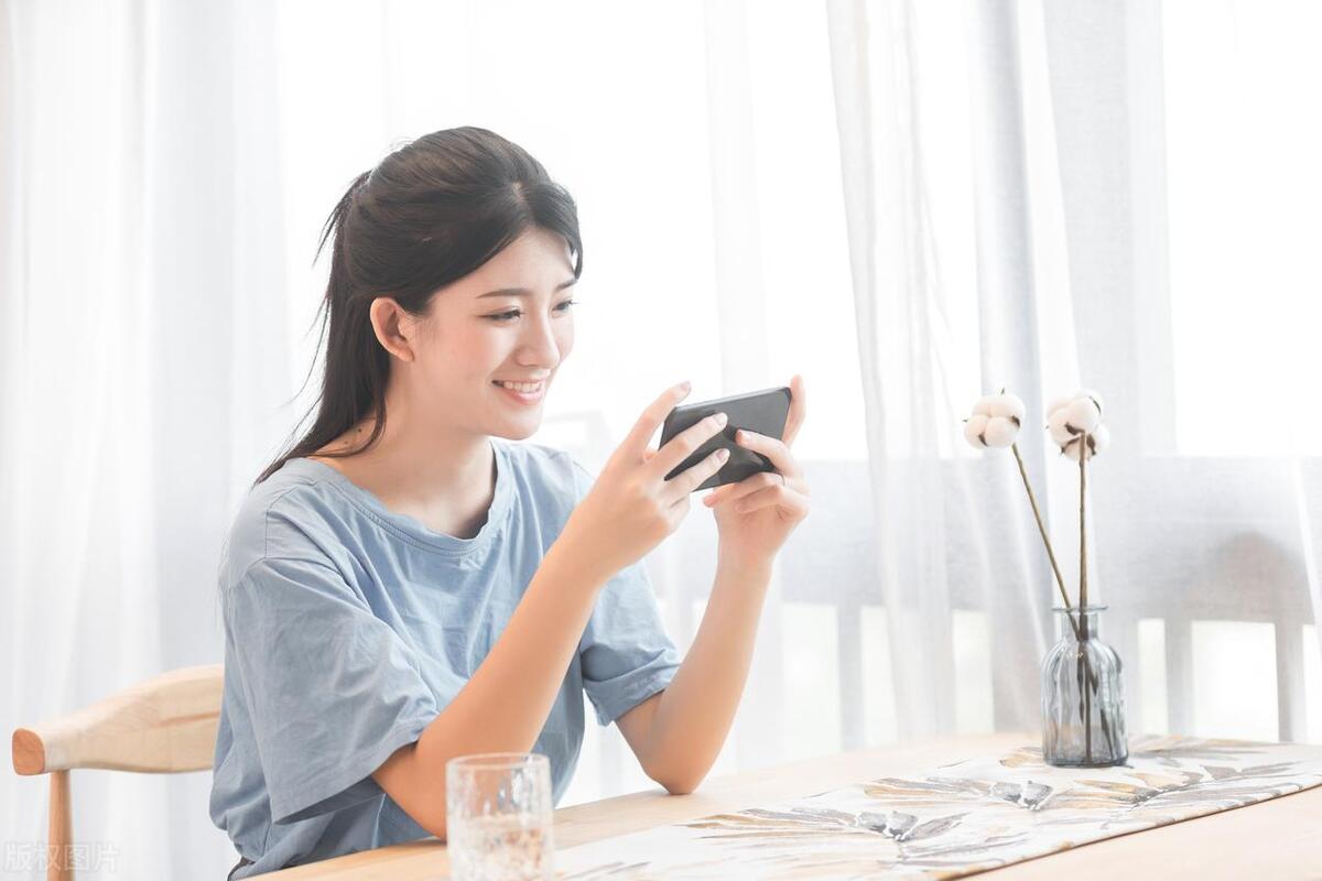 原来微信也可以远程控制电脑，能随时查看电脑上的文件，简单方便