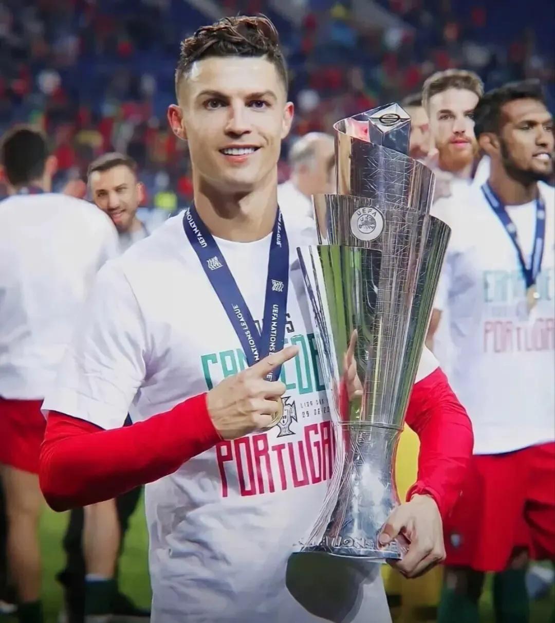 全民偶像c罗,全民冠军足球c罗