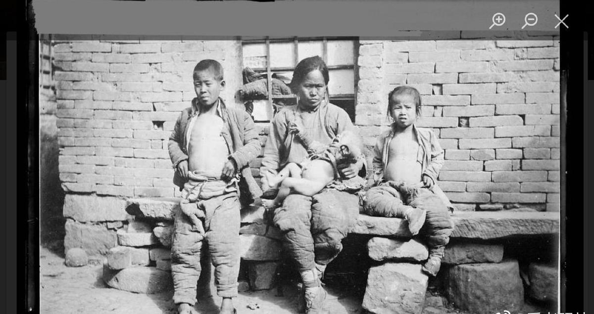 纳粹时期的老照片,纳粹老照片犹太妇女