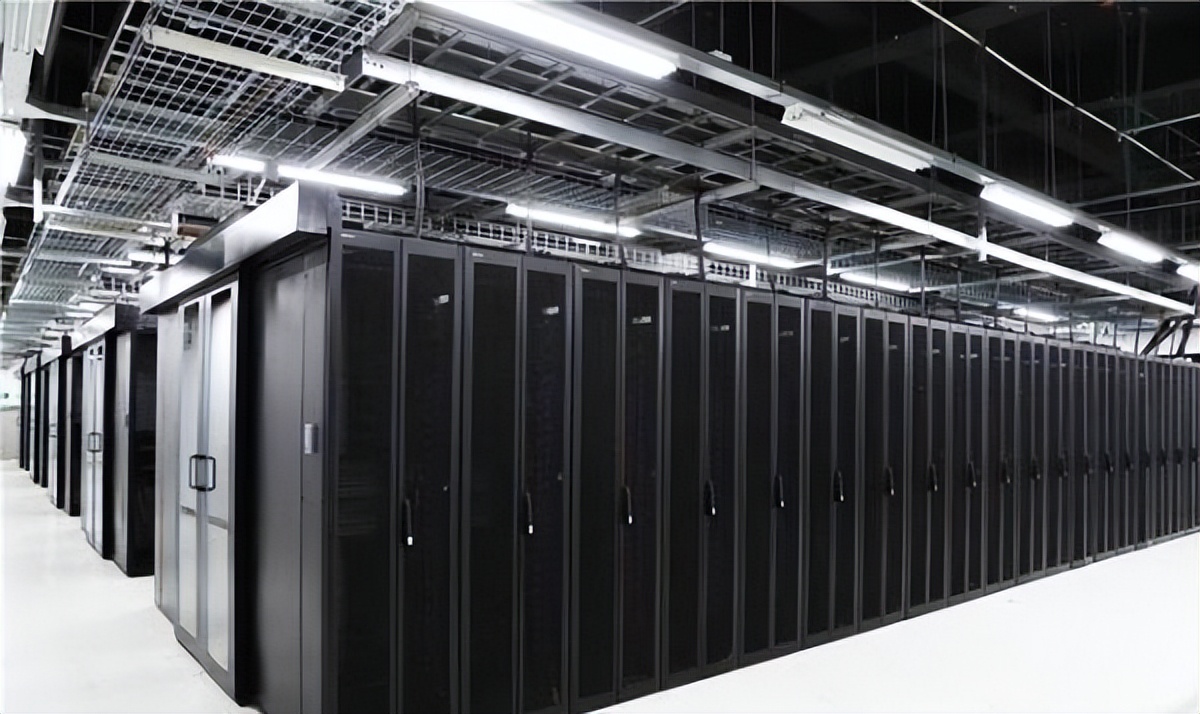 租一台服务器一年多少钱啊,租一台服务器多少钱一个月