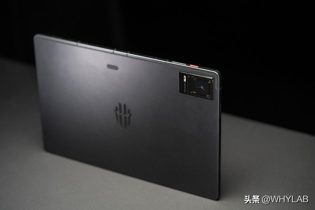 八英寸的红魔电竞平板打吃鸡体验,红魔平板性能