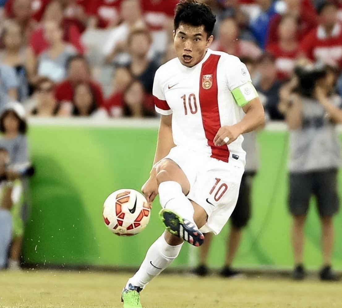 郑智加盟恒大视频,郑智广州恒大收入