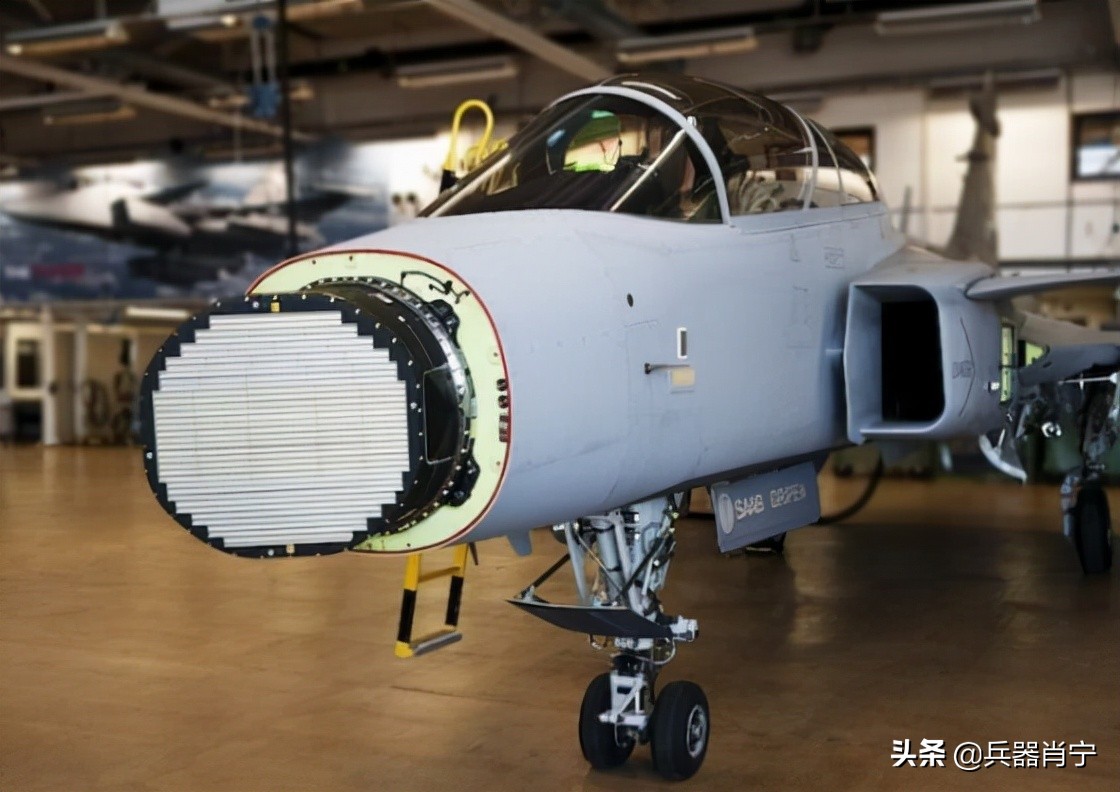 北欧瑞典鹰狮飞机,北欧鹰狮萨博战斗机