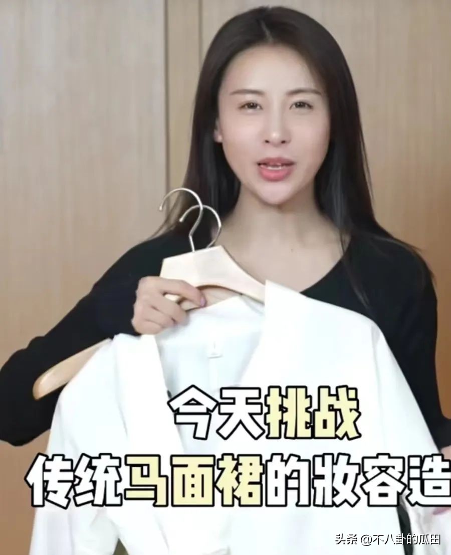 蔡徐坤下巴太尖惹争议图片,蔡徐坤下巴是假体吗