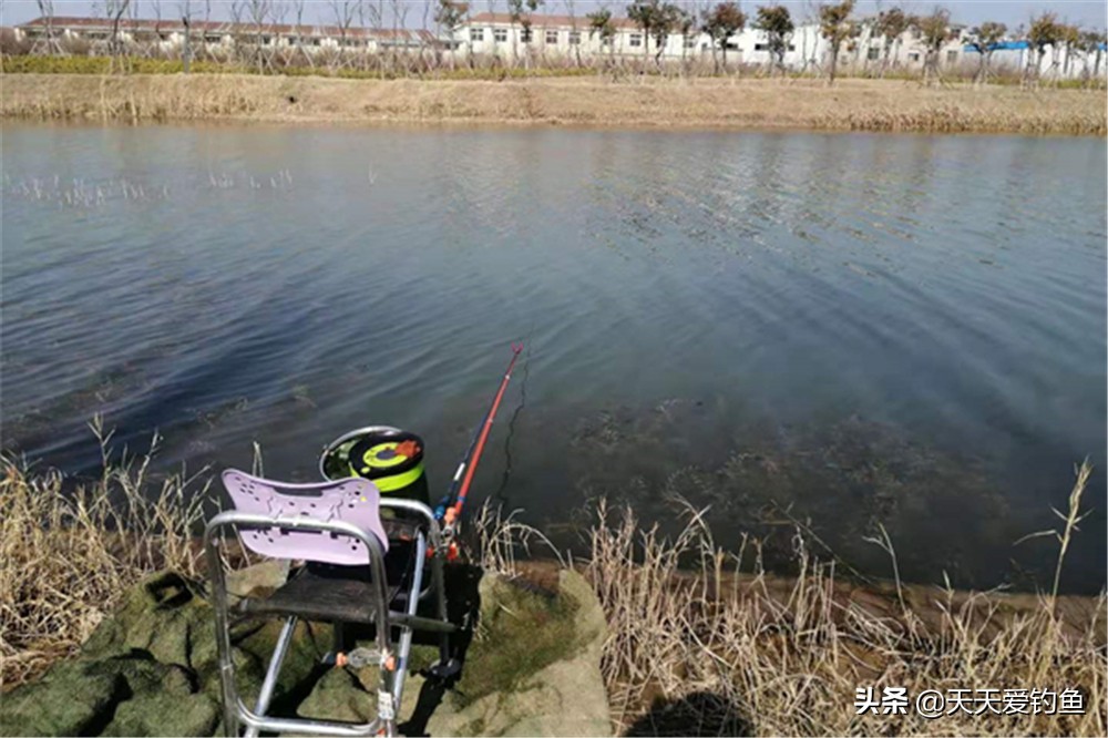 找鱼窝的正确方法冬季野钓鲫鱼,野钓鲫鱼怎样找鱼窝最佳