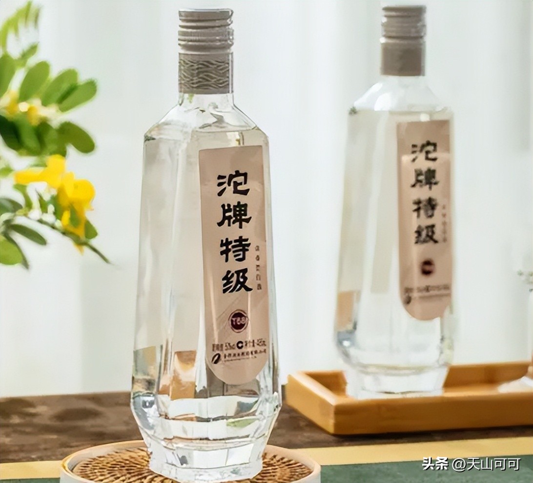 80后聚餐晒出“白酒清单”,迅速走红朋友圈,行家:还是他们会喝