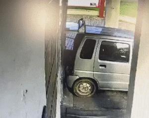 私自充电动车引起着火谁的责任,天然气爆炸造成车辆受损