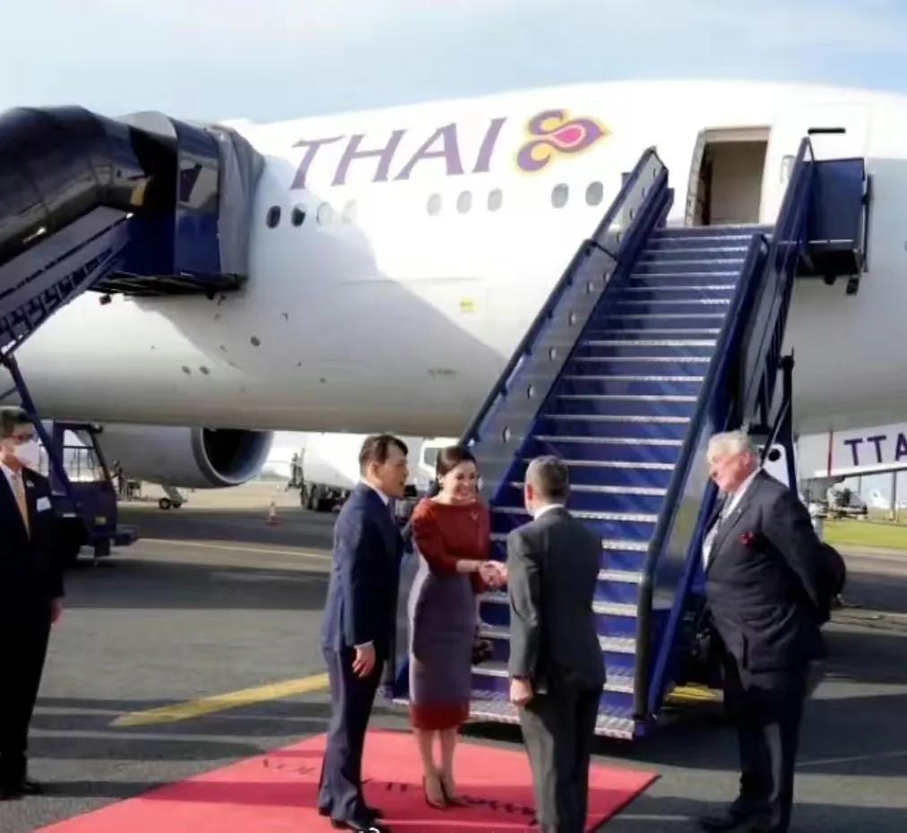 泰国国王出席查尔斯三世加冕礼,泰国国王出席英国国王加冕仪式